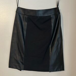 Women’s Pleather Pencil Skirt - Banana Republic - Size 2